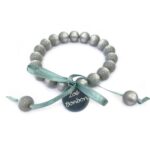 Pulsera 1 Marca Zoe Bombón
Gris Aperlado.