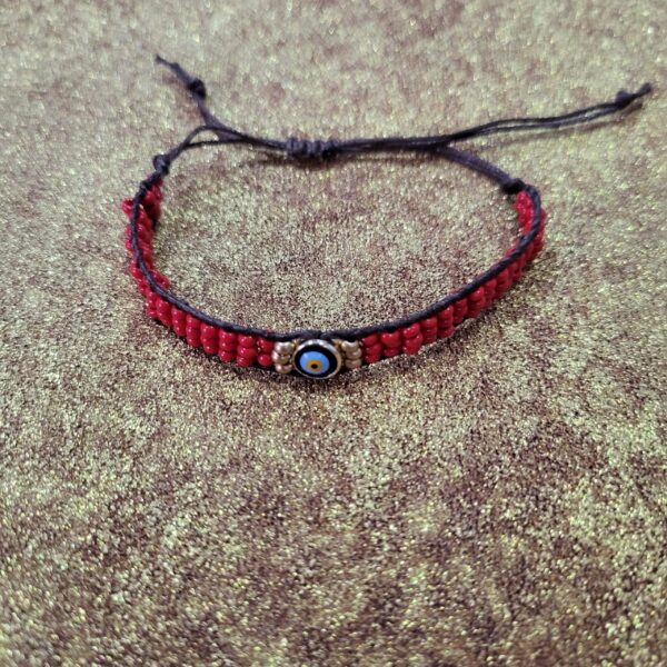 Pulsera ojo turco
macrame rojo.