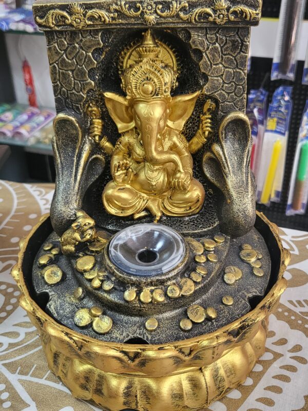 Fuente de agua Ganesha