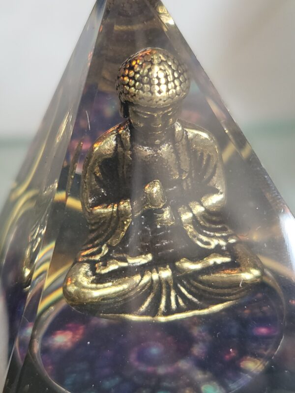 piramide organite
Buda Riqueza