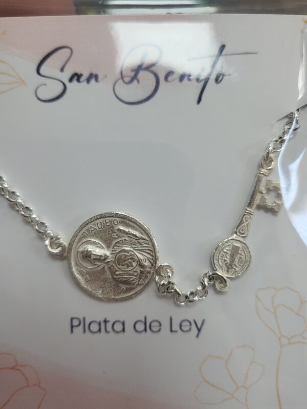 Pulsera plata
llave san benito y medalla de san judas tadeo.